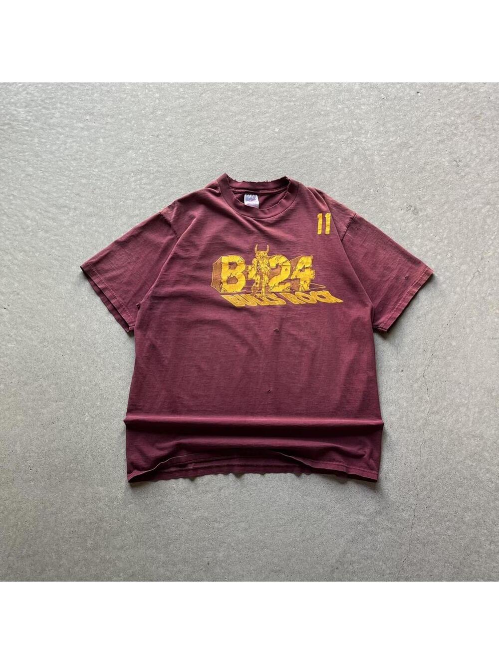 Vintage 90s Distressed Bulls Rock T-Shirt